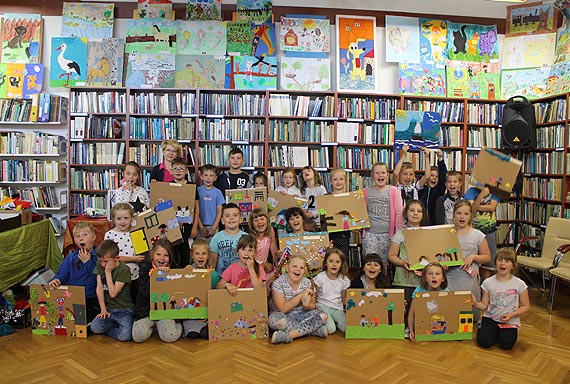 „Pomaganie jest fajne”, czyli spotkania literacko-plastyczne w midzyzdrojskiej bibliotece