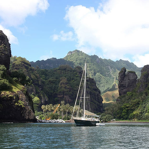 Sputnikiem dookoa Ziemi – z Panamy na Markizy