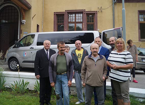 Nowoczesny bus dla mieszkańców Domu Pomocy Społecznej w Śniatowie
