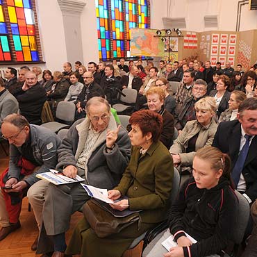Kamie� Pomorski: Trzech kandydat�w na burmistrza odpowiada�o na pytania