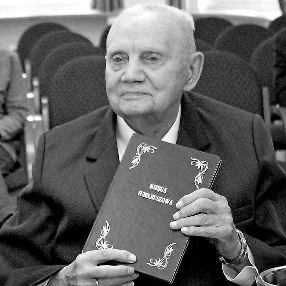 Ostatnie poegnanie Eugeniusza Kdzierskiego - pioniera zagospodarowania Ziem Zachodnich i popularyzatora Midzyzdrojw