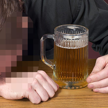 Zmar� w barze piwnym. Policja prosi o pomoc w identyfikacji