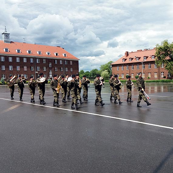 Delegacja byych onierzy 1 Batalionu Szturmowego z Dziwnowa na wicie Jednostki Wojskowej AGAT