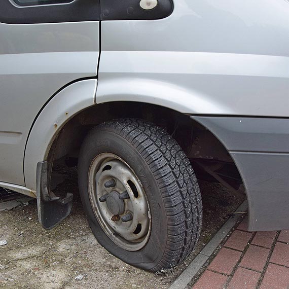 Dwa lata temu w Międzyzdrojach Irakijczyk został brutalnie pobity. Teraz wandale zdemolowali mu auto. Czy tak wygląda gościnność po polsku?
