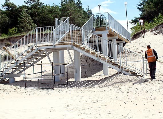 Zejcie na pla w Dziwnwku odbudowane kosztem 150 tysicy zotych