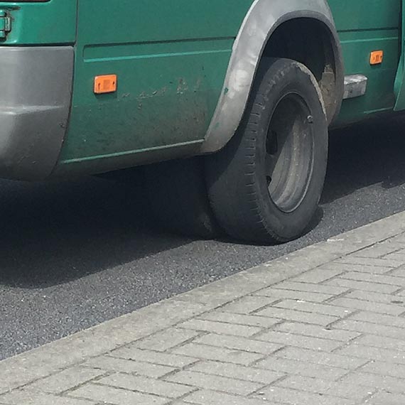  Czytelnik: Na takich oponach jedzi Emilbus. To zagraa bezpieczestwu pasaerw!