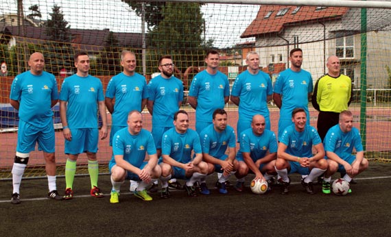 Wynikiem 4:3 zakoczy si mecz Artyci kontra Samorzdowcy