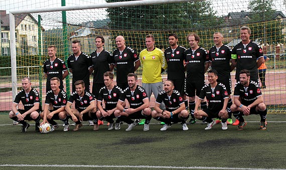 Wynikiem 4:3 zakoczy si mecz Artyci kontra Samorzdowcy