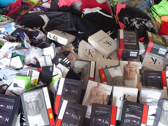 Policjanci zabezpieczyli podr�bki warte ponad 125 tysi�cy z�otych