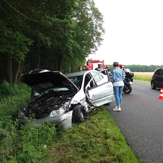 Na drodze midzy Rekowem a Dobropolem fiat uderzy w mercedesa! Wszystko przez zbyt du prdko 