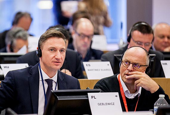 Pomoc krajom o�ciennym, jedn� z recept na kryzys migracyjny