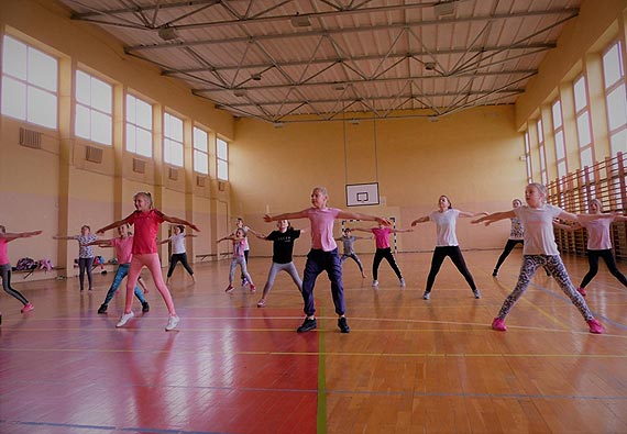 DANCE & FLY - druga edycja wakacyjnych warsztatów tańca i akrobatyki