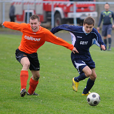 Gryf Kamie� Pomorski pokona� Victori� Przec�aw 3:1 (1:0). Zobacz zdj�cia!