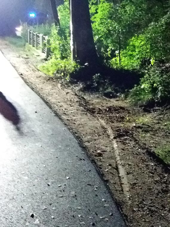 Motorowerem wjecha� do rzeki - by� nietrze�wy