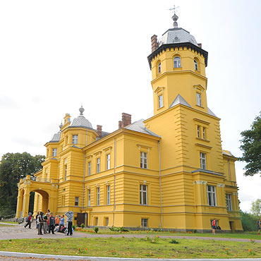 Pa�ac w Stuchowie utytu�owano „Per�� w Koronie”