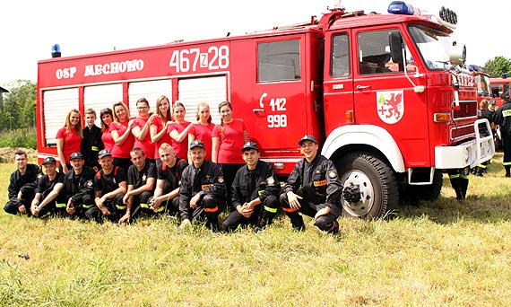 Straacy ochotnicy z Mechowa wituj swoje siedemdziesiciolecie