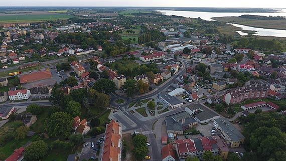 685 uczniw rozpoczo nauk w szkoach prowadzonych przez powiat kamieski. Zatrudnienie znalazo 108 nauczycieli 