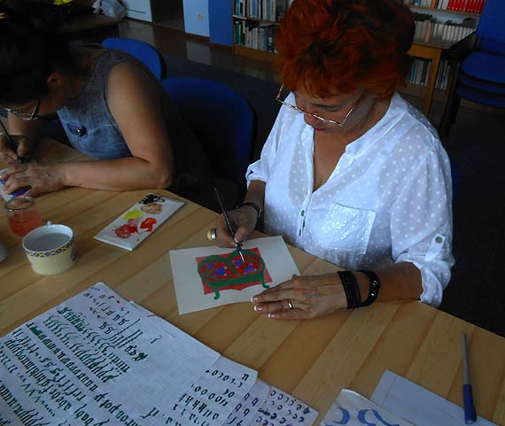 Warsztaty z kaligrafii gotyckiej w kamieskiej Bibliotece