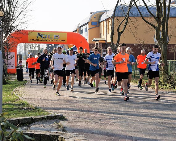Wracamy na trasy biegowe po wakacyjnej przerwie -VI BIEG DLB