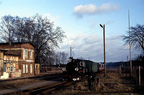 Ocali od zapomnienia – Pokolenia pokoleniom