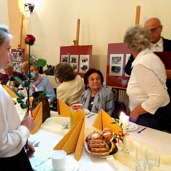 Chocia pochodz z rnych stron to teraz s tutejsi... Zobacz film!