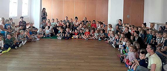 Nowy rok szkolny- nowe wyzwania. Policjanci spotkali si z przedszkolakami