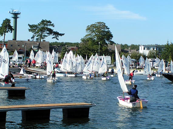 Trzysta jeden modych eglarzy startowao w Midzynarodowych Mistrzostwach Polskiego Stowarzyszenia Klasy Optimist