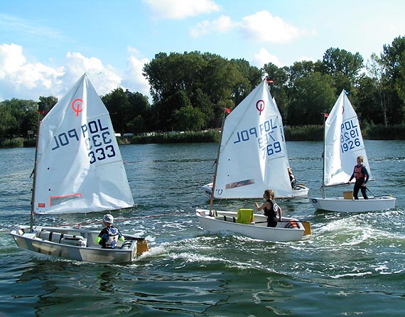 Trzysta jeden modych eglarzy startowao w Midzynarodowych Mistrzostwach Polskiego Stowarzyszenia Klasy Optimist