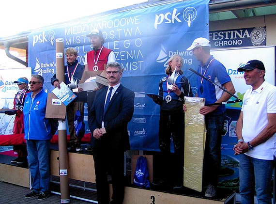 Trzysta jeden modych eglarzy startowao w Midzynarodowych Mistrzostwach Polskiego Stowarzyszenia Klasy Optimist