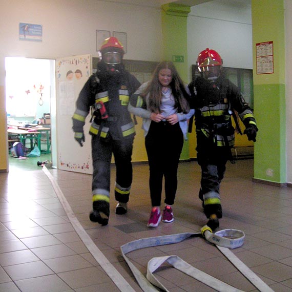 Alarm poarowy w kamieskiej jedynce. Zobacz film!