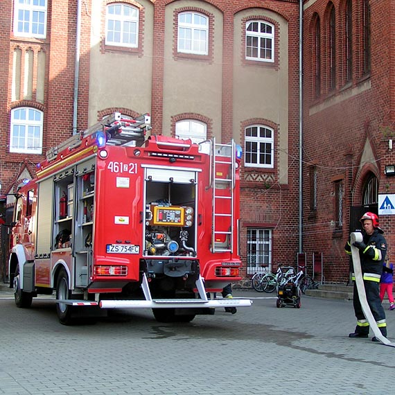 Alarm poarowy w kamieskiej jedynce. Zobacz film!