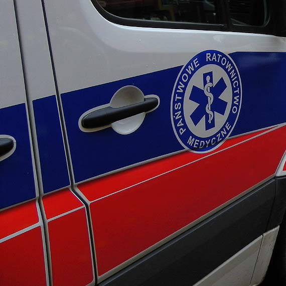 Zderzenie fiata z karetk! 2 osoby poszkodowane