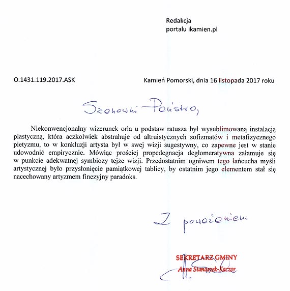 Z kogo i czego artuje kamieska urzdniczka?
