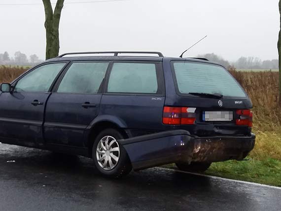 Na 107 kierowca skody jecha za szybko i uderzy w volkswagena! Dwie osoby poszkodowane