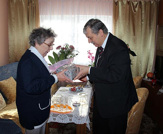 yczenia dla Jubilatki -  Pani Marianny Osmaek z Sierosawia