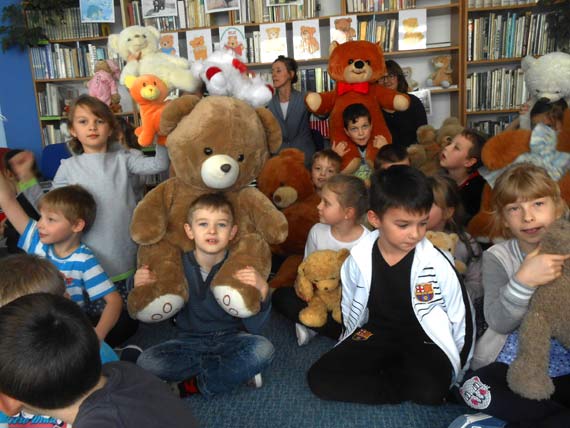 Dzie Pluszowego Misia w kamieskiej bibliotece