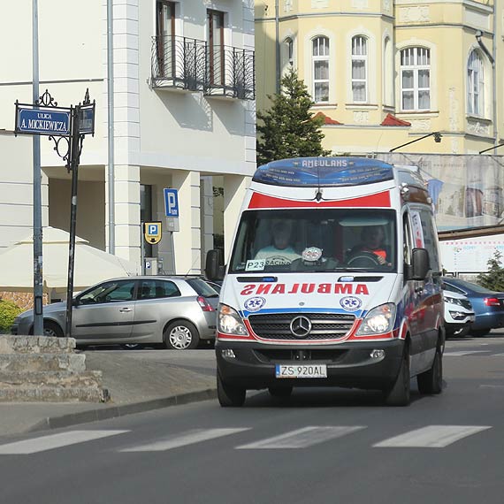 To skandal, a nie dobra zmiana! W Midzyzdrojach karetka pogotowia ratunkowego bdzie jedzi do pacjentw bez lekarza!