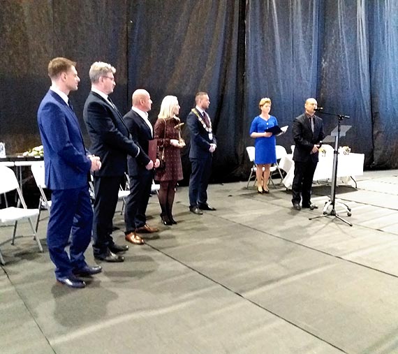 Uroczysta sesja Rady Miejskiej Dziwnowa – medale, nagrody i wyrnienia