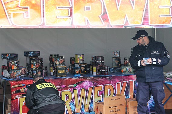 Kontrole punkt�w sprzeda�y �rodk�w pirotechnicznych w Szczecinie