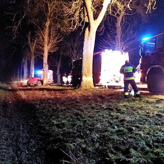 Z ostatniej chwili: Jak wynika z informacji kamieskiej Policji, nie yje 16-letnia pasaerka opla 