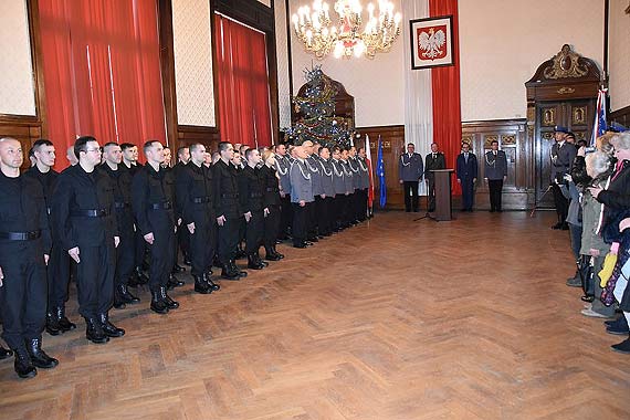  Kolejni nowi policjanci zoyli lubowanie. KPP w Kamieniu Pomorskim wesprze jeden funkcjonariusz