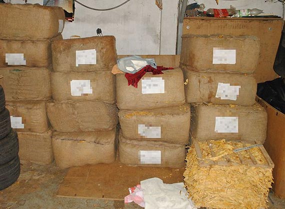 Policjanci zlikwidowani nielegaln� fabryk� wyrob�w tytoniowych