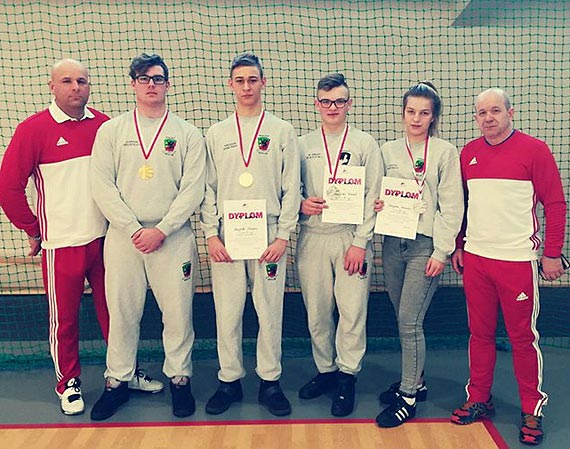 Zawodnicy Wikinga Wolin z medalami Mistrzostw Województwa Zachodniopomorskiego w zapasach