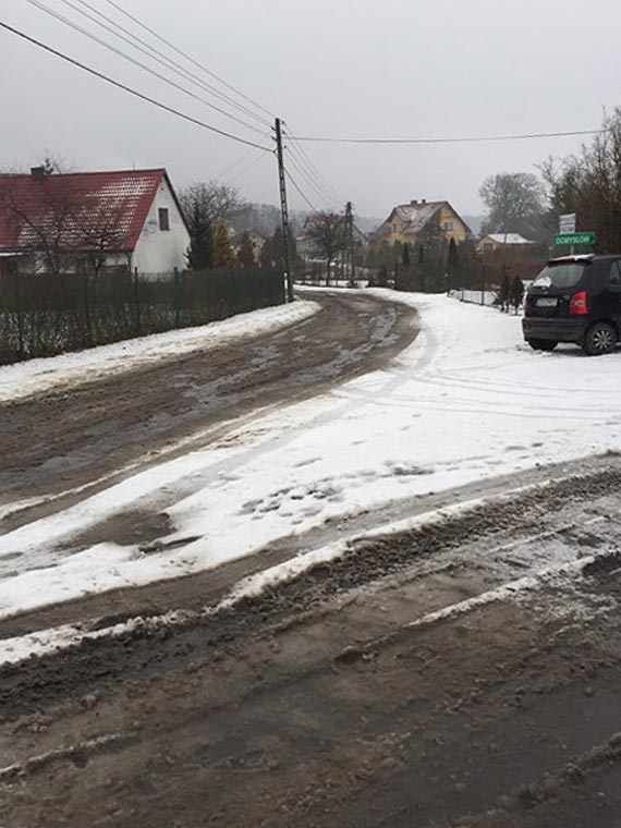 Zaśnieżone drogi w Warnowie