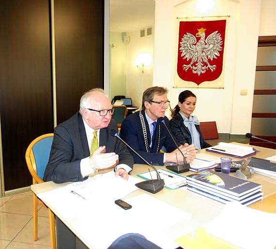 Ostre starcie radny kontra burmistrz na sesji w Międzyzdrojach