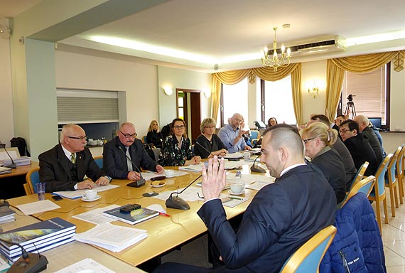 Ostre starcie radny kontra burmistrz na sesji w Międzyzdrojach