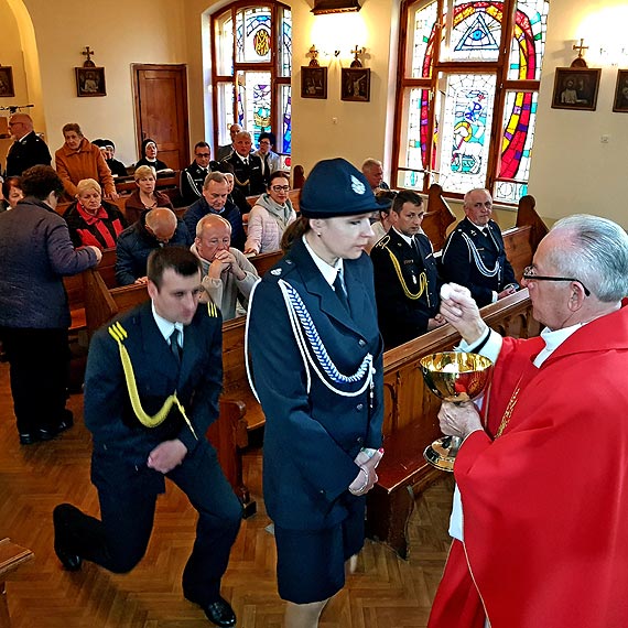 Straacy z gminy Midzyzdroje na mszy u Sistr Boromeuszek