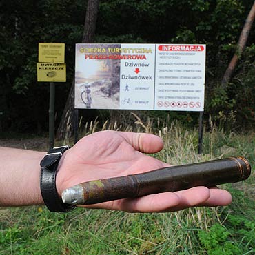 Dziwn�w: Tury�ci potykaj� si� o niebezpieczne pociski