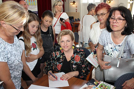 „Matka Teresa polskiego spożywczaka” – spotkanie autorskie z Katarzyną Bosacką