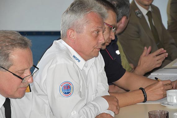 Okres wakacji to nie tylko beztroskie lato – odprawa służb odpowiedzialnych za bezpieczeństwo w sezonie letnim